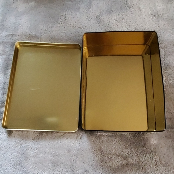 M.J. Hummel Tin - Picture 3 of 5